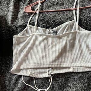 WHITE CROP TOP